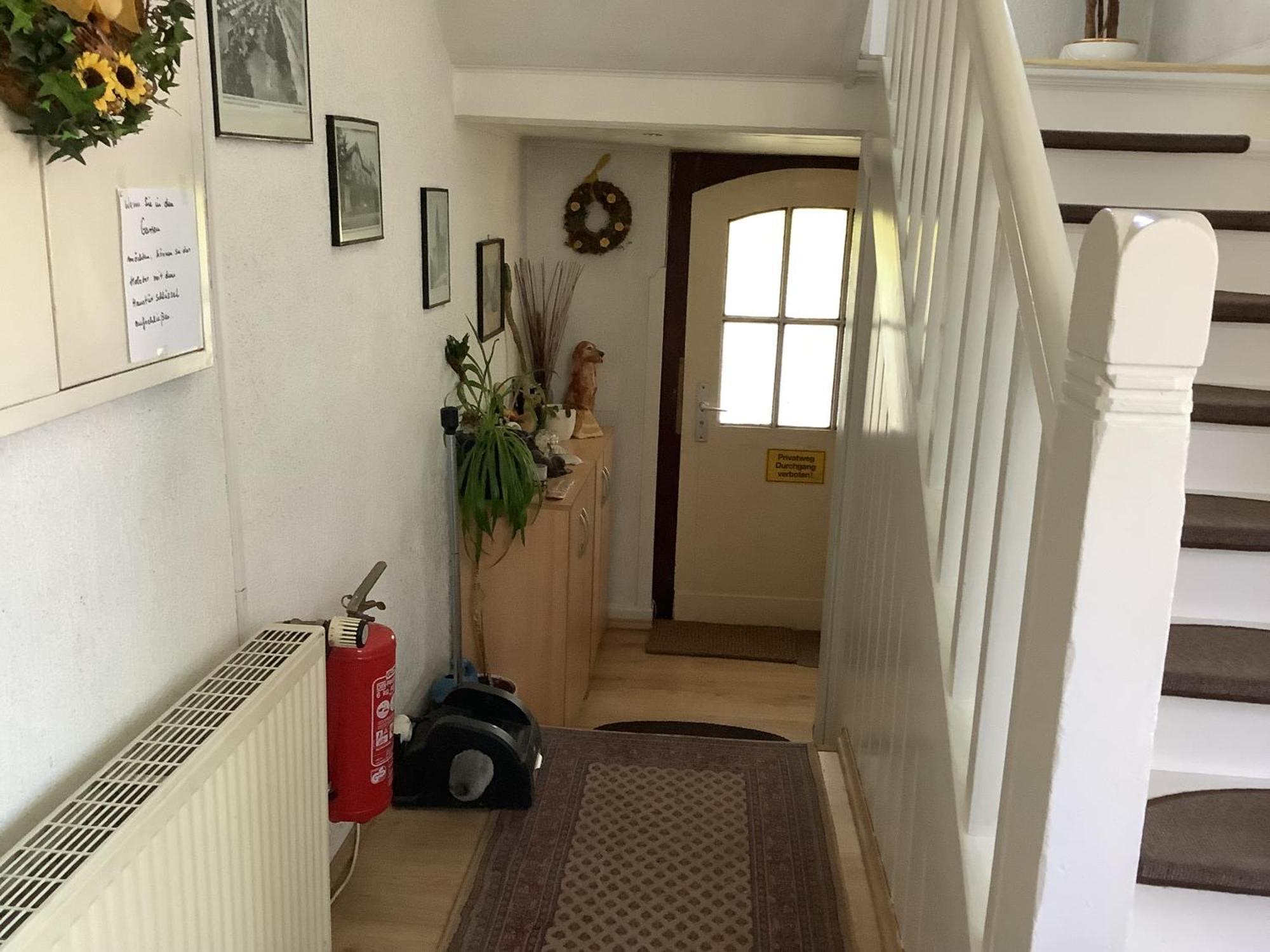 Schoenes Doppelbettzimmer Im Untergeschoss Inkl Parkplatz Nach Verfuegbarkeit エッセン エクステリア 写真